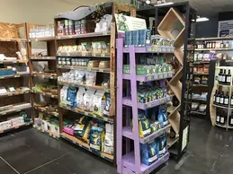 magasin-bio-biocoop-champ-libre-47-villeneuve-sur-lot-bias-rayon-alimentation-animal-soins-ustensiles-cuisine-poeles-fer.webp