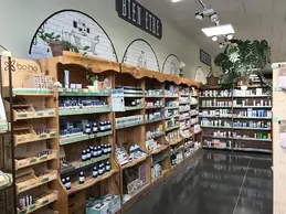 magasin-bio-biocoop-champ-libre-47-villeneuve-sur-lot-bias-rayon-bien-etre-cosmetique-complements-alimentaires-huiles-essentielles.webp
