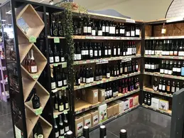 magasin-bio-biocoop-champ-libre-47-villeneuve-sur-lot-bias-rayon-cave-vin-local-alcool.webp