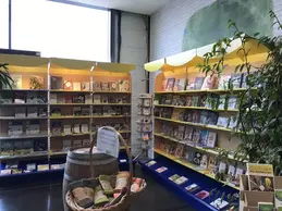 magasin-bio-biocoop-champ-libre-47-villeneuve-sur-lot-bias-rayon-librairie.webp
